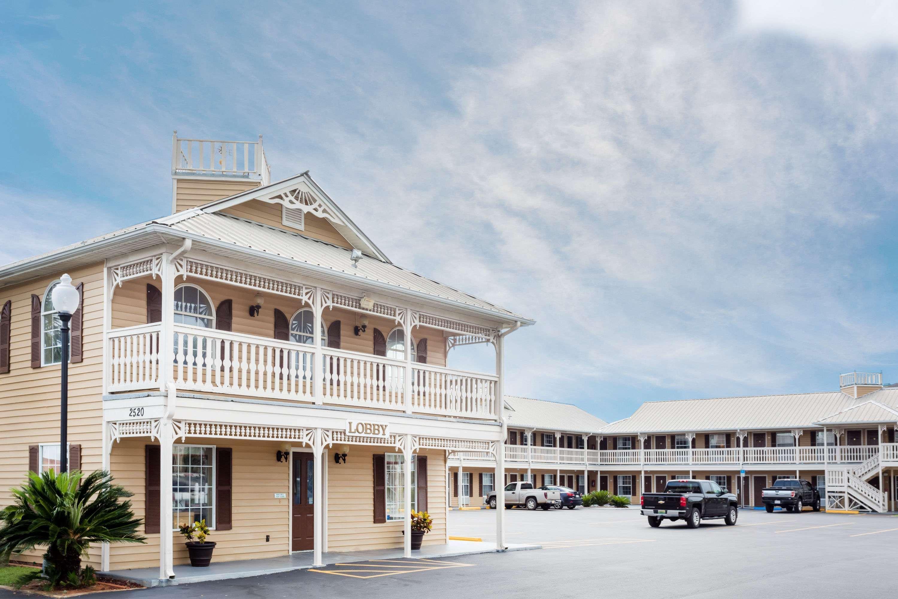 Super 8 By Wyndham Foley Motel Luaran gambar