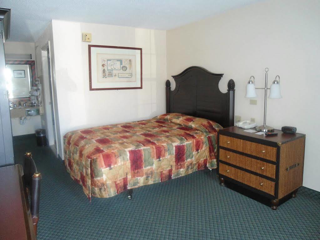 Super 8 By Wyndham Foley Motel Luaran gambar